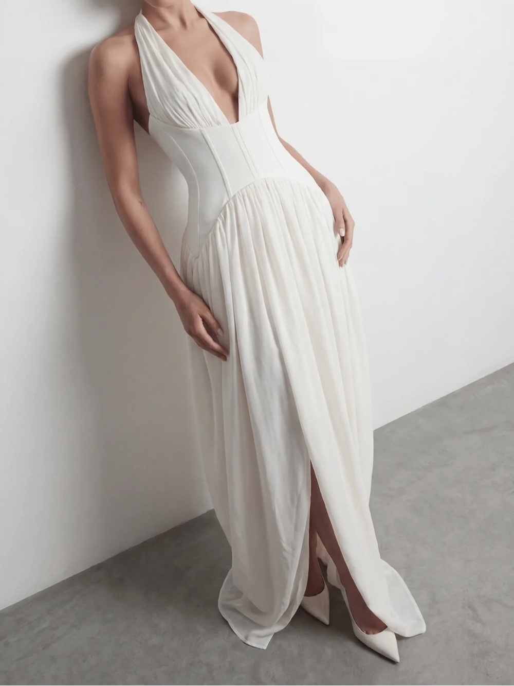 NWT Heiress Beverly Hills Halter Corset Gown in Ivory - Women’s Medium